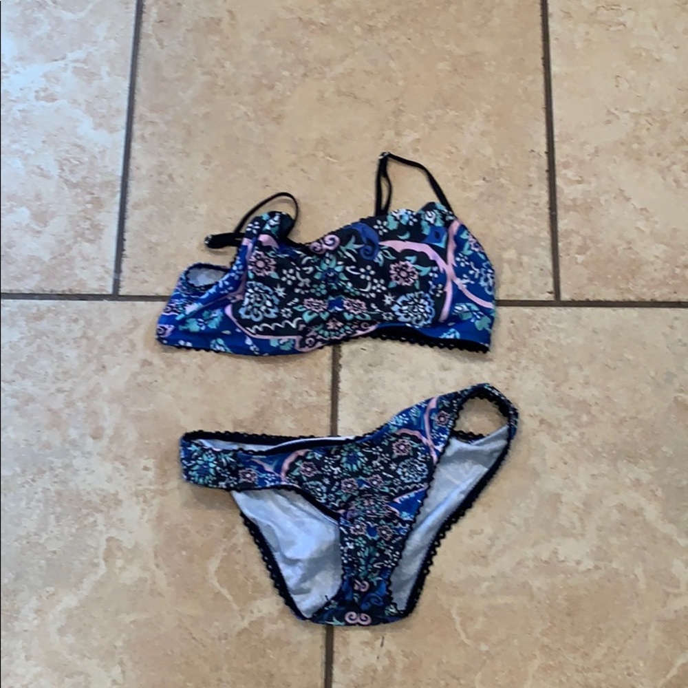 Bathing suit